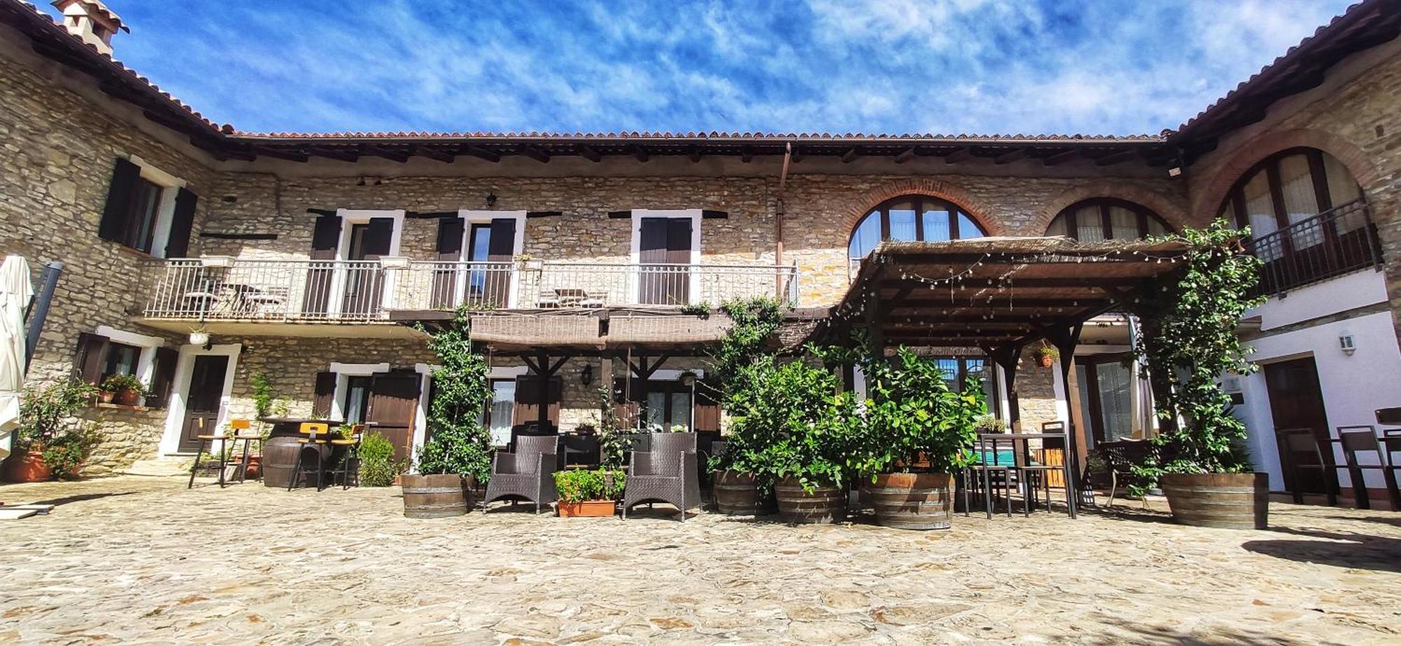 Agriturismo Tenuta San Giuseppe Cossano Belbo Eksteriør billede
